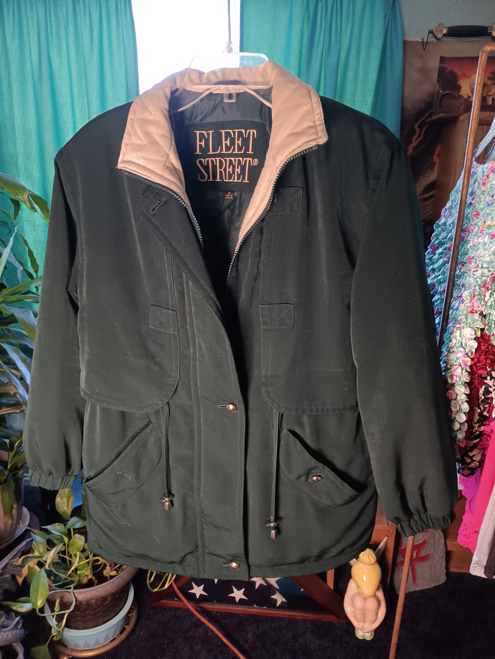 Vintage Fleet Street Women's Dark Green Ski Jacket with Contrast Cream Collar